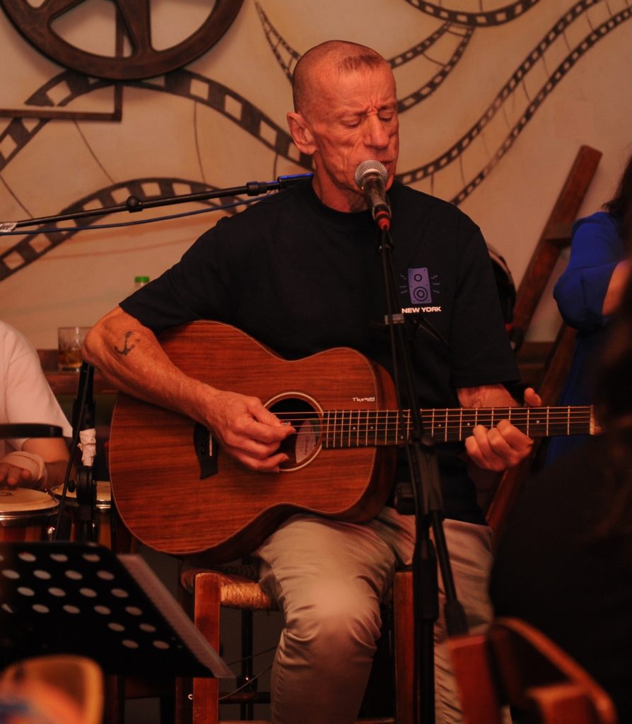 Παρουσίαση βιβλίου και συναυλία του Μάκη Παναγιωτόπουλου την Πέμπτη στο Cinema