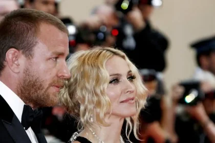 Μαντόνα και Γκάι Ρίτσι συναντήθηκαν στο Λονδίνο, σχεδόν δύο δεκαετίες μετά τον χωρισμό τους