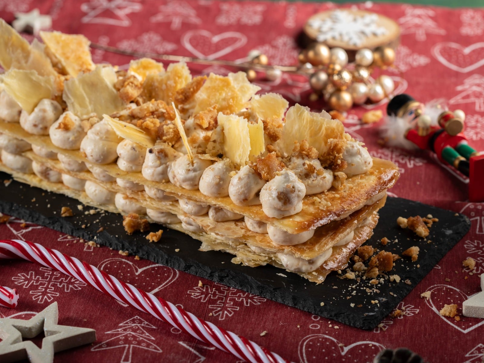 Μιλφέιγ με γεύση μελομακάρονο