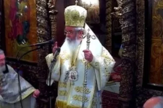 Κήρυγμα του Μητροπολίτη Κοζάνης: Όλοι κυκλοφορούν με ένα σκυλί πια, εκεί κατάντησε η Ελλάδα - Τι είπε για τα κορίτσια που «κυκλοφορούν ημίγυμνα»