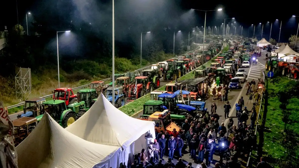 Αγρότες: «Όχι σε συνάντηση με τον Μητσοτάκη και κλιμάκωση των κινητοποιήσεων» αποφάσισε το μπλόκο της Νίκαιας - Την Πέμπτη στις Σέρρες οι οριστικές αποφάσεις