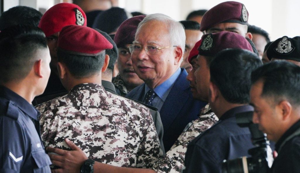 Μαλαισία: Νέα καταδίκη του πρώην πρωθυπουργού Νατζίμπ Ραζάκ για κατάχρηση εξουσίας και ξέπλυμα χρήματος