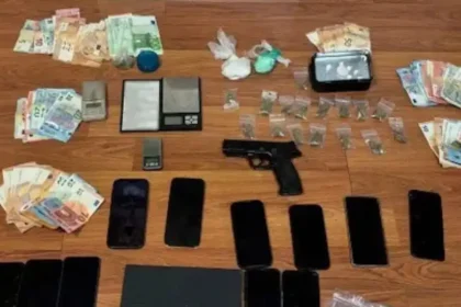 Υπόθεση ΣΟΚ στα Βόρεια προάστια: Ανήλικα «βαποράκια» έσπρωχναν ναρκωτικά σε σχολεία και γήπεδα – Οι αυστηροί κανόνες, τα βασανιστήρια και ο «εγκέφαλος»