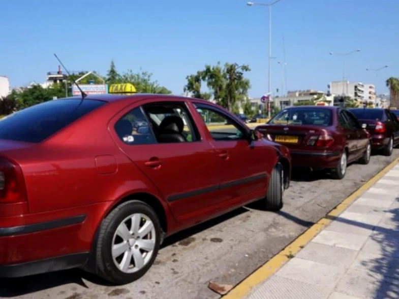 Πάτρα: Χωρίς ταξί από τα ξημερώματα - 48ωρη απεργία από τους ιδιοκτήτες - Πραγματοποιούν σήμερα και αυτοκινητοπορεία