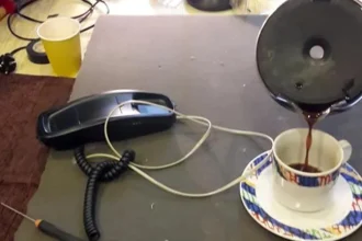 Το repair cafe στο στέκι της ΟΙΚΙΠΑ το Σάββατο 6 Δεκεμβρίου : Επισκευή με καφέ