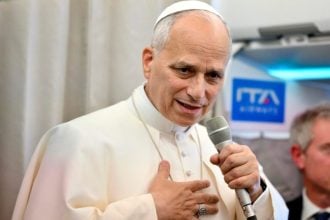 Ο πάπας Λέων καλεί τις ΗΠΑ σε διάλογο αντί βίας απέναντι στη Βενεζουέλα