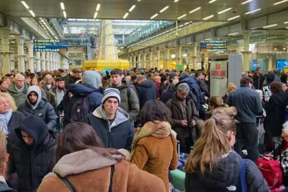 Χάος στη Μάγχη - Aκυρώνονται όλα τα δρομολόγια των τρένων της Eurostar λόγω προβλημάτων στη σήραγγα