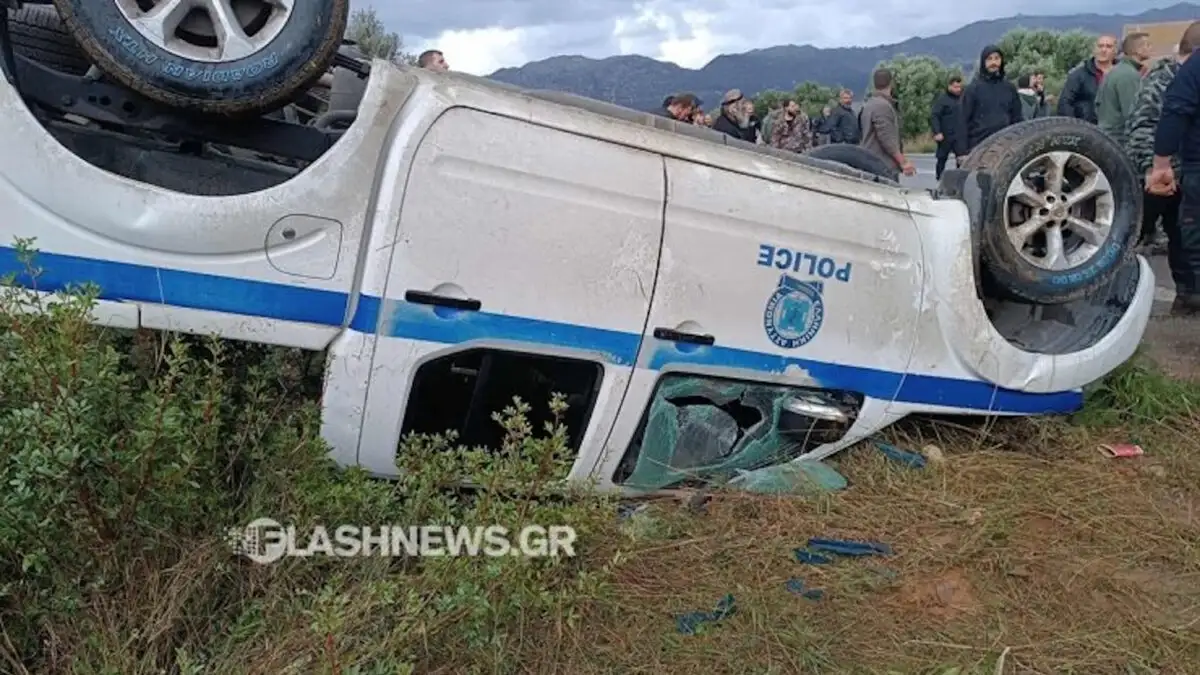 Μπλόκα αγροτών: Σοβαρά επεισόδια σε Χανιά και Ηράκλειο – Δακρυγόνα και πετροπόλεμος, διέλυσαν περιπολικό, δύο τραυματίες (ΦΩΤΟ & ΒΙΝΤΕΟ)