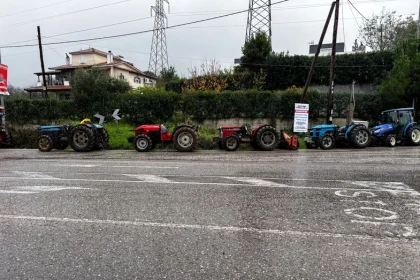 Aχαϊα: Έστισαν μπλόκο και στου “Κουρλαμπά” (ΦΩΤΟ)
