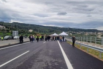 Στις 2 μ.μ παραδίδεται στην κυκλοφορία ο ολοκληρωμένος οδικός άξονας της Πατρών- Πύργου - Τελετή παράδοσης παρουσία Χρ. Δήμα (ΦΩΤΟ)