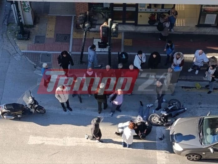 Σοκαριστικό τροχαίο στο κέντρο της Πάτρας: Ο δικυκλιστής εκφενδονίστηκε πάνω σε ΙΧ (ΦΩΤΟ)