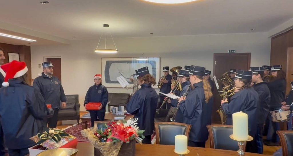 Χριστουγεννιάτικα κάλαντα στον Αντιπεριφερειάρχη Π.Ε. Αιτωλοακαρνανίας Θανάση Μαυρομμάτη