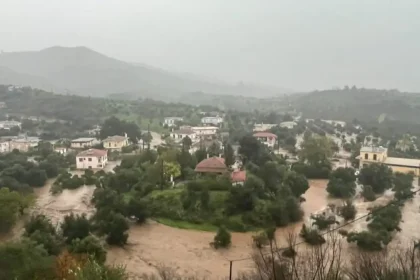 Μήνυμα του 112 στην Ανατολική Μάνη - Πλημμύρισε το χωριό Πλάτανος