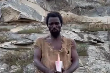 Γκάνα: Ψευδοπροφήτης προέβλεπε καταστροφή του κόσμου από κατακλυσμό τα Χριστούγεννα – Πιστοί έκαψαν κιβωτό του μετά τα ψέματα