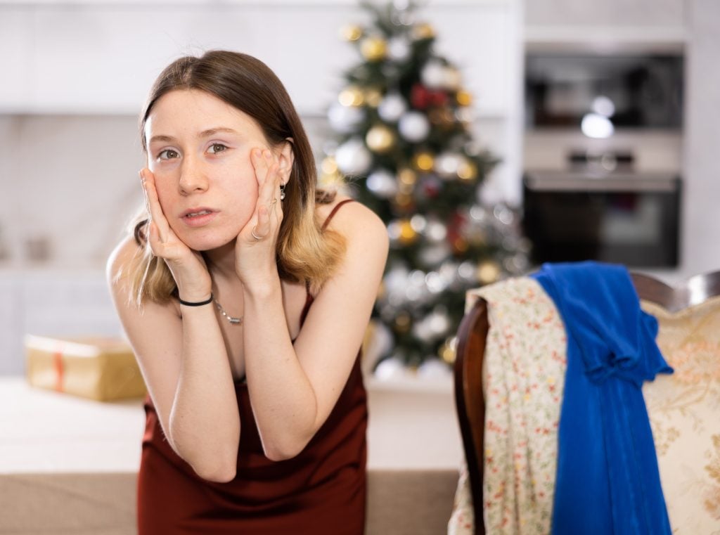 Γιατί το πρόσωπο δείχνει κουρασμένο τα Χριστούγεννα – 6 συμβουλές για νεανικό και σφριγηλό δέρμα