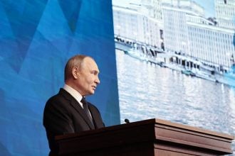 Πούτιν: «Υστερίες» τα σενάρια πολέμου με την Ευρώπη - Προειδοποίηση για στρατιωτική κλιμάκωση στην Ουκρανία