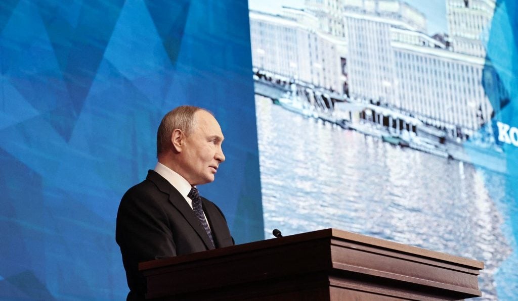 Πούτιν: «Υστερίες» τα σενάρια πολέμου με την Ευρώπη - Προειδοποίηση για στρατιωτική κλιμάκωση στην Ουκρανία