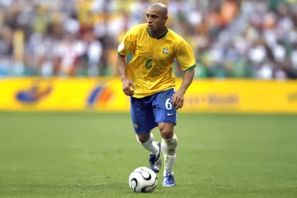 Αγωνία για τον θρύλο του ποδοσφαίρου Ρομπέρτο Κάρλος – Νοσηλεύεται με «επιπλοκές» μετά από εγχείρηση καρδιάς