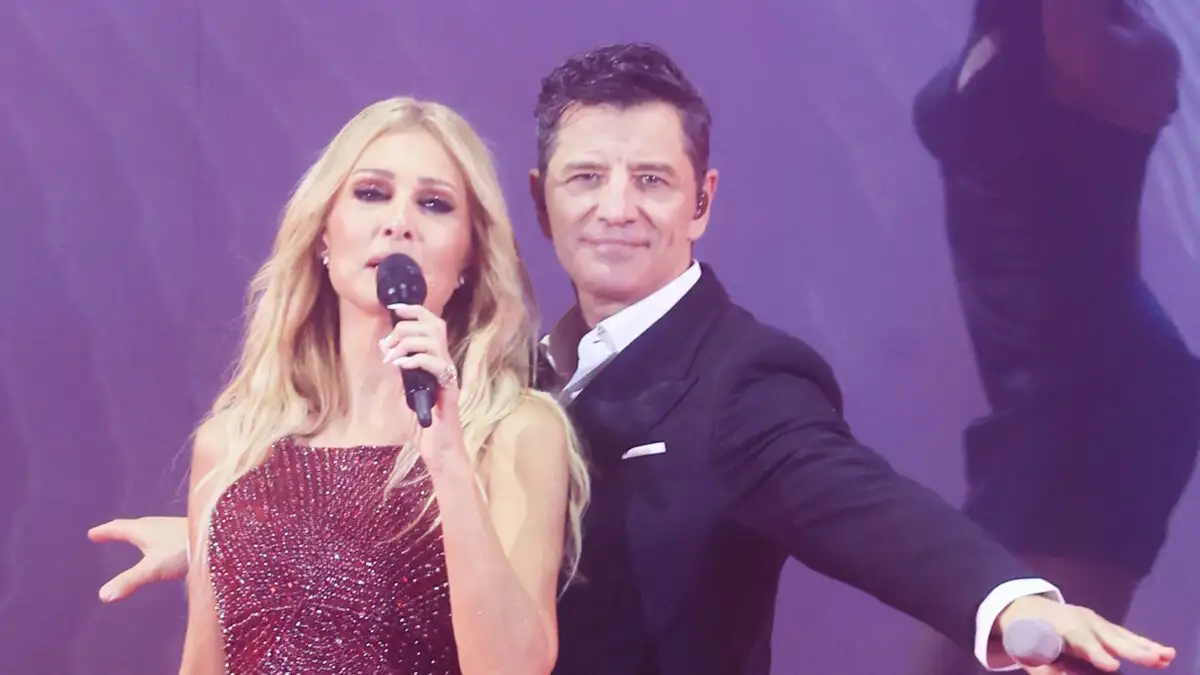 Σάκης Ρουβάς: Η στιγμή που σηκώνει τη Νατάσα Θεοδωρίδου στην πίστα και του σκίζεται το παντελόνι