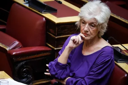 Σία Αναγνωστοπούλου: "Άμεση ανάγκη για έγκαιρη και τουλάχιστον διετή ανανέωση των συμβάσεων των επικουρικών εργαζομένων του Υπουργείου Υγείας"