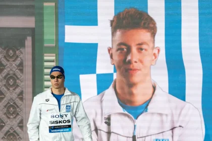 Ο Απόστολος Σίσκος έκανε πανελλήνιο ρεκόρ Νέων και προκρίθηκε στον τελικό των 200μ ύπτιο του Ευρωπαϊκού 25άρας πισίνας