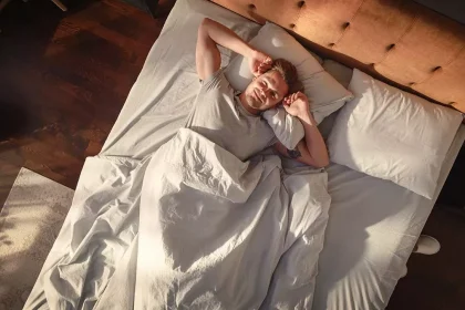 Κλείνετε τα παντζούρια όταν πέφτετε για ύπνο; Από την απάντησή σας εξαρτάται ο κίνδυνος εγκεφαλικού επεισοδίου