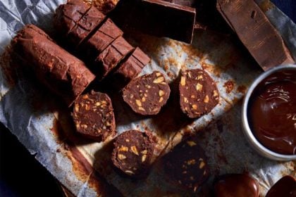 Σοκολατάκια με φουντούκι και αφρώδες κρασί