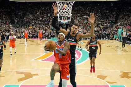 Θάντερ – Σπερς 102-117: Οι πρωταθλητές έχουν βρει τον μπελά τους από τα «σπιρούνια»