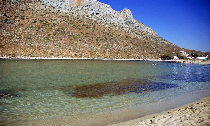 Ελεύθερος με περιοριστικούς όρους ο Επίσκοπος παραχώρηση μοναστηριακής έκτασης