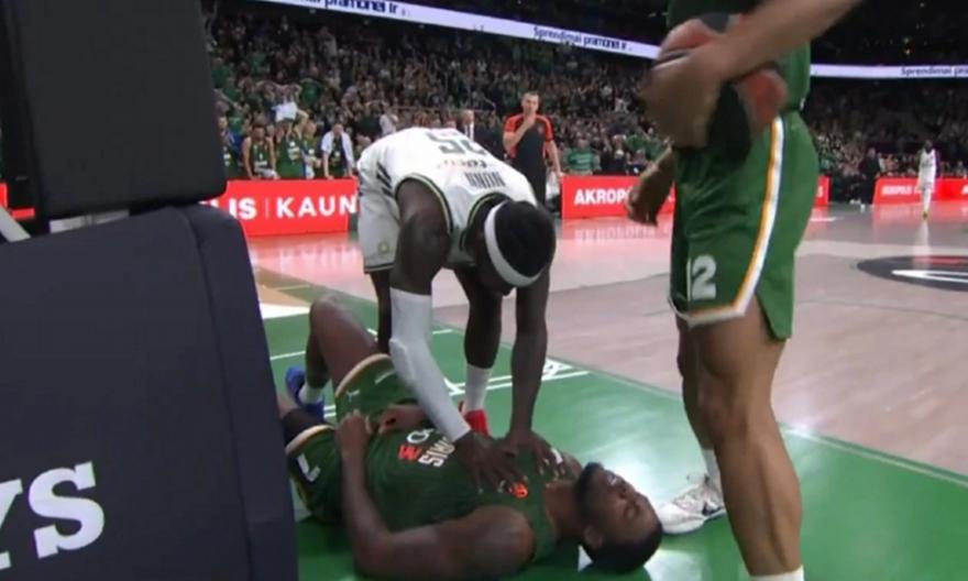 Πέτγουεϊ για Ναν και το σκληρό φάουλ του στον Ράιτ: «Προσπαθεί να στείλει κόσμο στο νοσοκομείο»