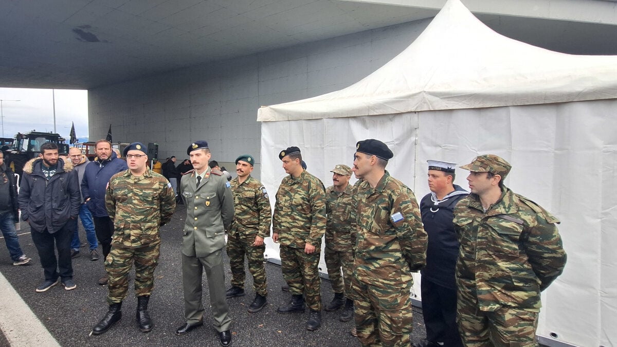 Σωματείο Μισθωτών Τεχνικών Πάτρας: "Κάτω τα χέρια από τους νέους στρατευμένους"