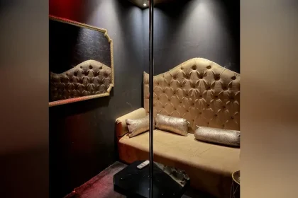 Έφοδος του ελληνικού FBI σε στριπτιτζάδικα στην Καλλιθέα: Συνελήφθησαν 5, δείτε φωτογραφίες και βίντεο