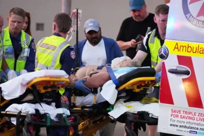 Παγκόσμιο σοκ: Επίθεση με πυροβολισμούς σε Ισραηλινή γιορτή σε διάσημη παραλία του Σίδνεϊ - 10 νεκροί, οι δράστες στόχευαν παιδιά, εξουδετερώθηκαν οι τρομοκράτες (ΒΙΝΤΕΟ)