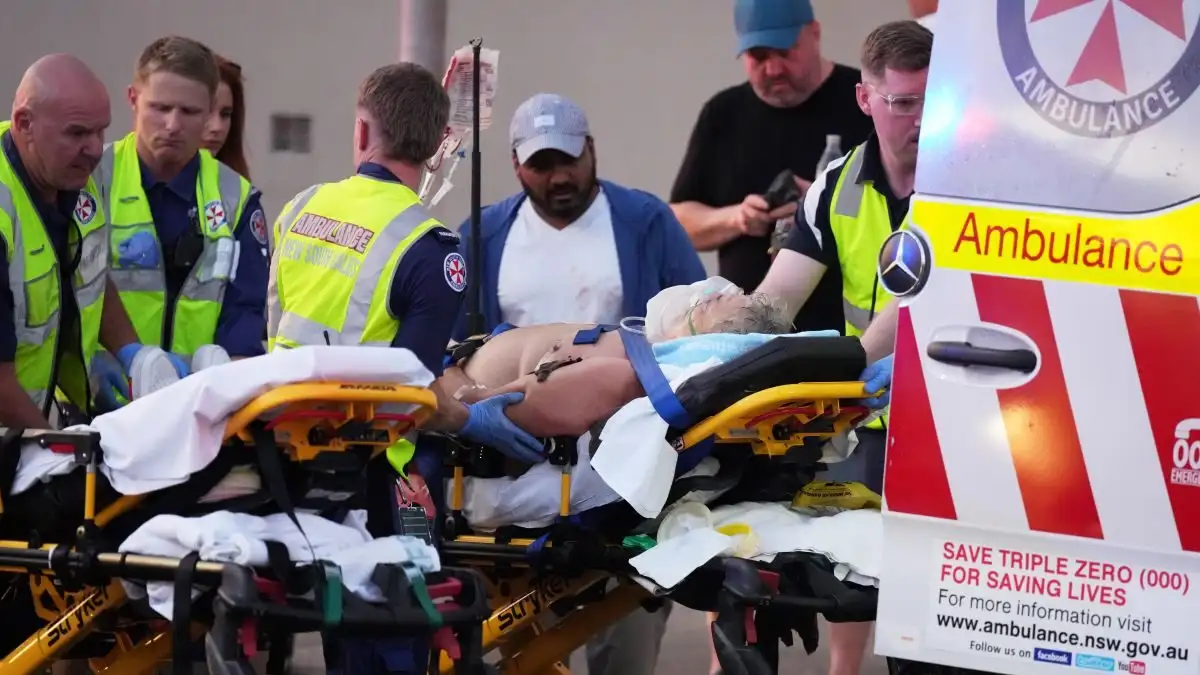 Παγκόσμιο σοκ: Επίθεση με πυροβολισμούς σε Ισραηλινή γιορτή σε διάσημη παραλία του Σίδνεϊ - 12 νεκροί, οι δράστες στόχευαν παιδιά, εξουδετερώθηκαν οι τρομοκράτες (ΒΙΝΤΕΟ)