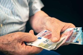 Γιατί οι συντάξεις Δημοσίου είναι διπλάσιες του ιδιωτικού τομέα – Πόσοι είναι οι συνταξιούχοι στη Δυτ. Ελλάδα