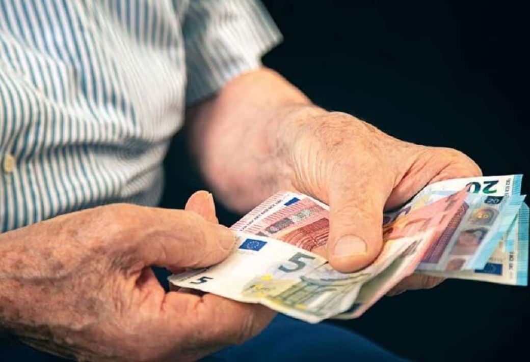 Γιατί οι συντάξεις Δημοσίου είναι διπλάσιες του ιδιωτικού τομέα – Πόσοι είναι οι συνταξιούχοι στη Δυτ. Ελλάδα