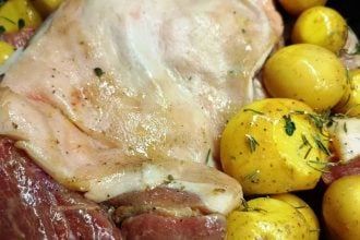 Γουρουνόπουλο με το δέρμα