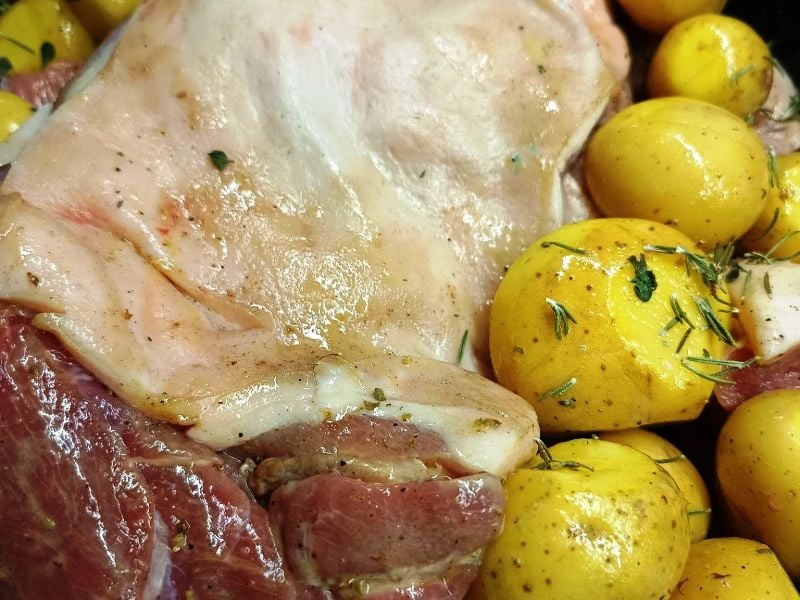 Γουρουνόπουλο με το δέρμα