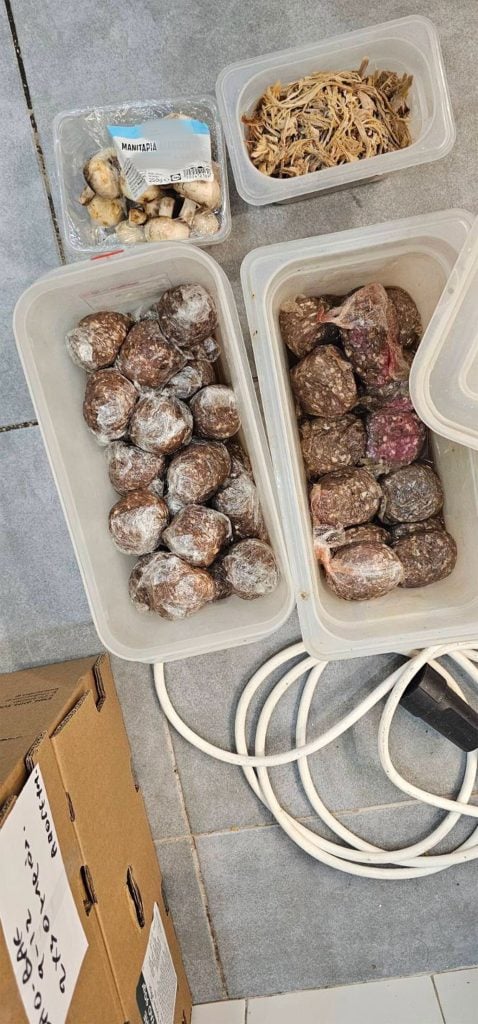 Περιφέρεια Αττικής: Κατασχέθηκαν 12 τόνοι ακατάλληλων προϊόντων - ΦΩΤΟ