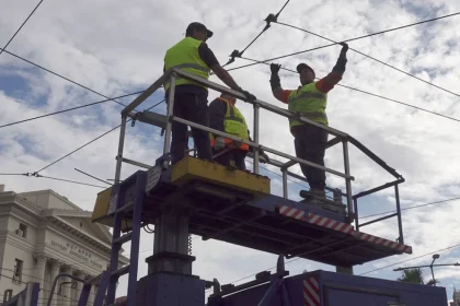 Τέλος εποχής για τα τρόλεϊ στην Αττική: Ξηλώνουν τα καλώδια στον Πειραιά