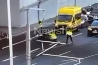 Οδηγός μηχανής παρέσυρε τροχονόμο στην Αττική Οδό κατά τη διάρκεια ελέγχου