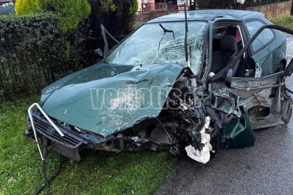 Θρήνος στη Βέροια για τον 22χρονο που σκοτώθηκε σε τροχαίο: Διαλυμένο το αυτοκίνητο που οδηγούσε (ΒΙΝΤΕΟ)