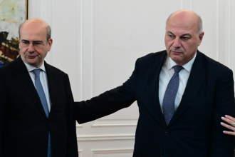 Αγρότες και κτηνοτρόφοι από την Κρήτη θα συναντηθούν σήμερα με Χατζηδάκη και Τσιάρα