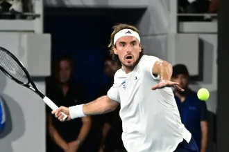 Στέφανος Τσιτσιπάς: «Ουδέποτε του ζητήθηκε να επιδείξει άδεια οδήγησης που νομίμως κατέχει» – Η ανακοίνωση του δικηγόρου του