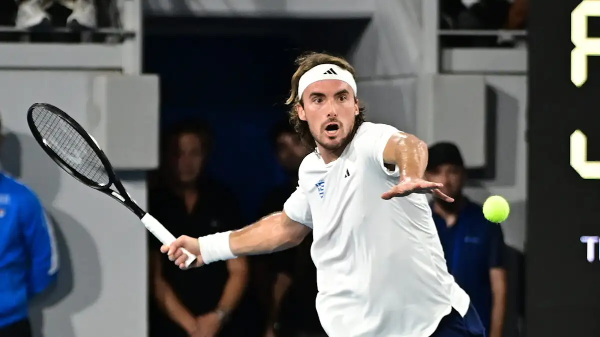 Στέφανος Τσιτσιπάς: «Ουδέποτε του ζητήθηκε να επιδείξει άδεια οδήγησης που νομίμως κατέχει» – Η ανακοίνωση του δικηγόρου του