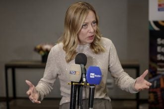 Μελόνι: Η δύναμη των στρατών είναι το ισχυρότερο μέσο ενάντια στους πολέμους