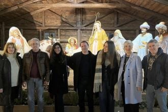 Οι ευχές του φροντιστηρίου ''Επιλογή Γνώσης'' για τα Χριστούγεννα και τη νέα χρονιά