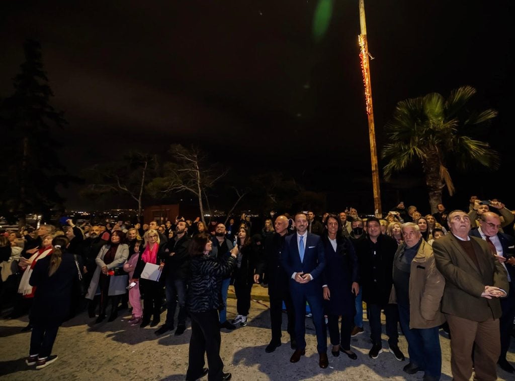 Το νοσοκομείο Μεταξά φωταγωγήθηκε – Ένα μήνυμα φροντίδας, ελπίδας και προοπτικής