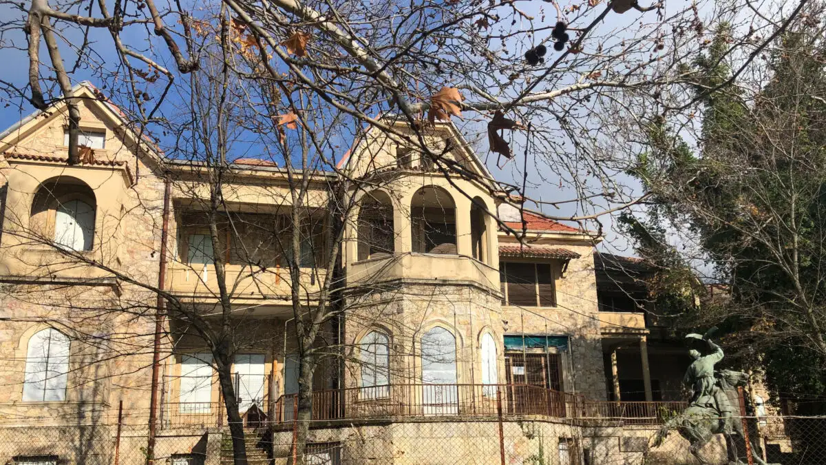 Τατόι: Σε ιδιώτη 24 «ιστορικά» κτίρια ώστε να γίνουν ξενώνες και εστιατόρια