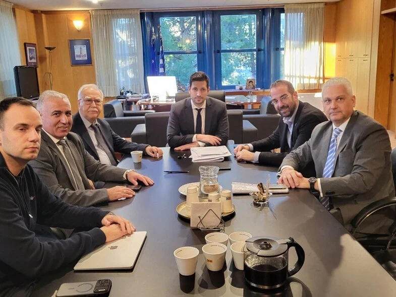 Φαρμάκης: «Κομβικός ο εκσυγχρονισμός του Οδοντωτού, σύντομα θα έχουμε καλά νέα» - Συνάντηση με Κυρανάκη